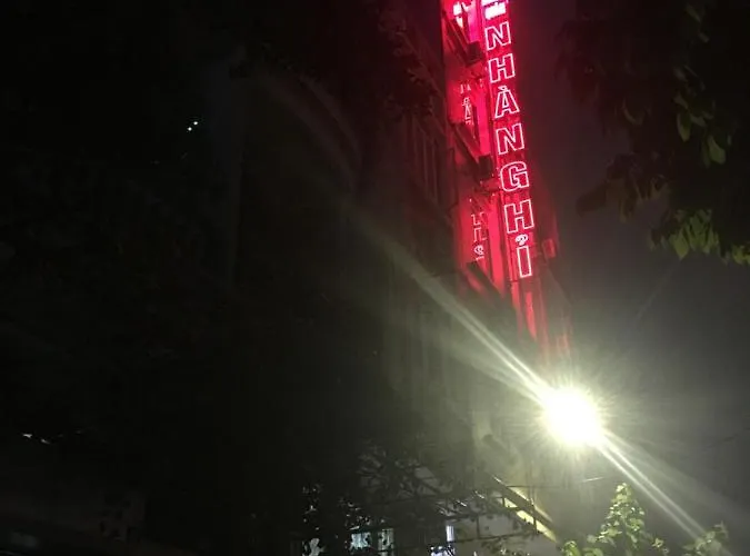 Khách sạn Hoàng Quân *