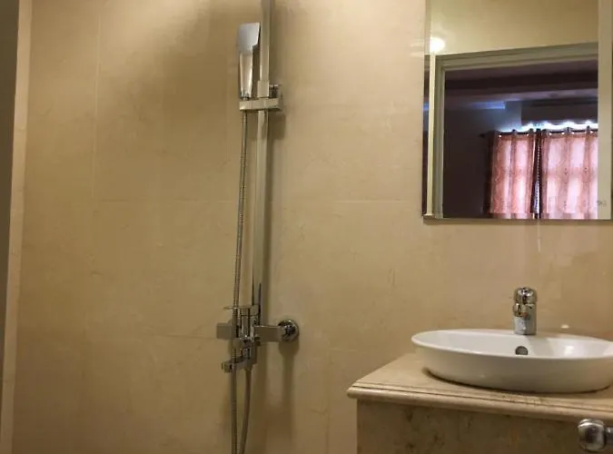 Khách sạn Hoàng Quân Hạ Long